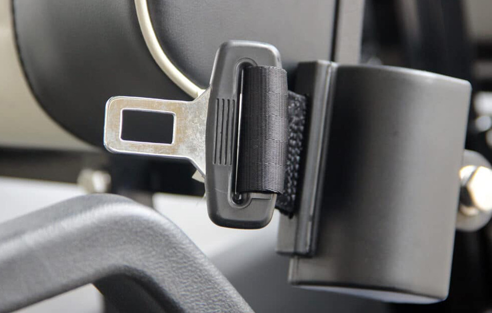 9” MULTI-FUNCTIONAL TOUCHSCREEN WITH CARPLAY COMPATIBILITY